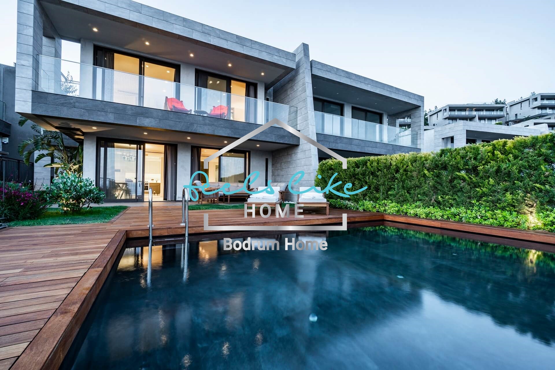 Semi-detached private pool villa with castle and seaview