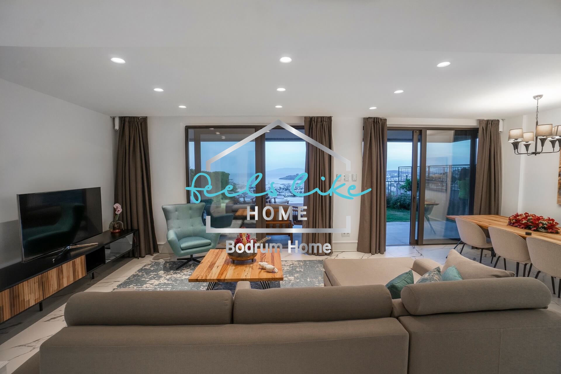 Semi-detached private pool villa with castle and seaview