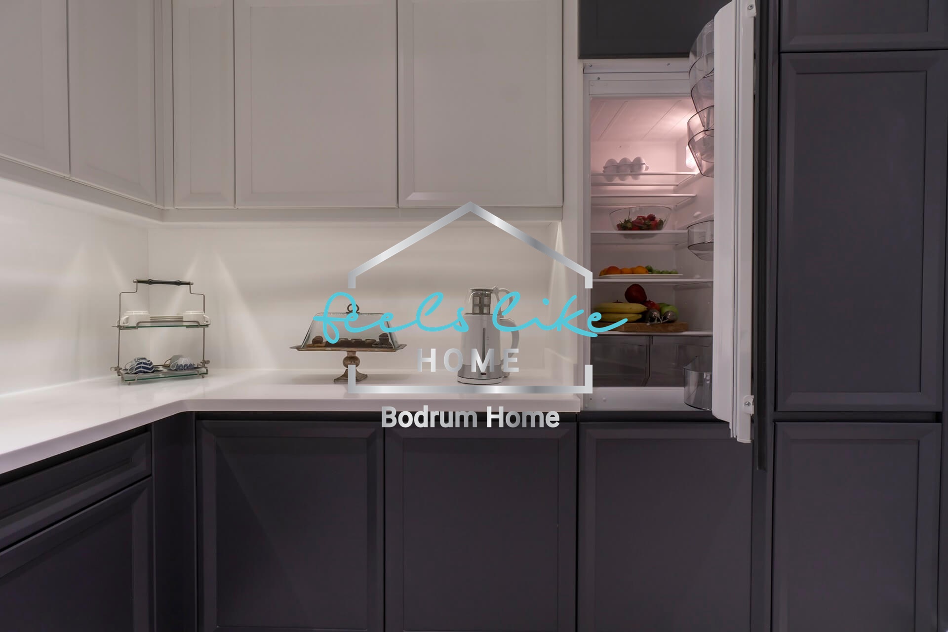 Semi-detached private pool villa with castle and seaview