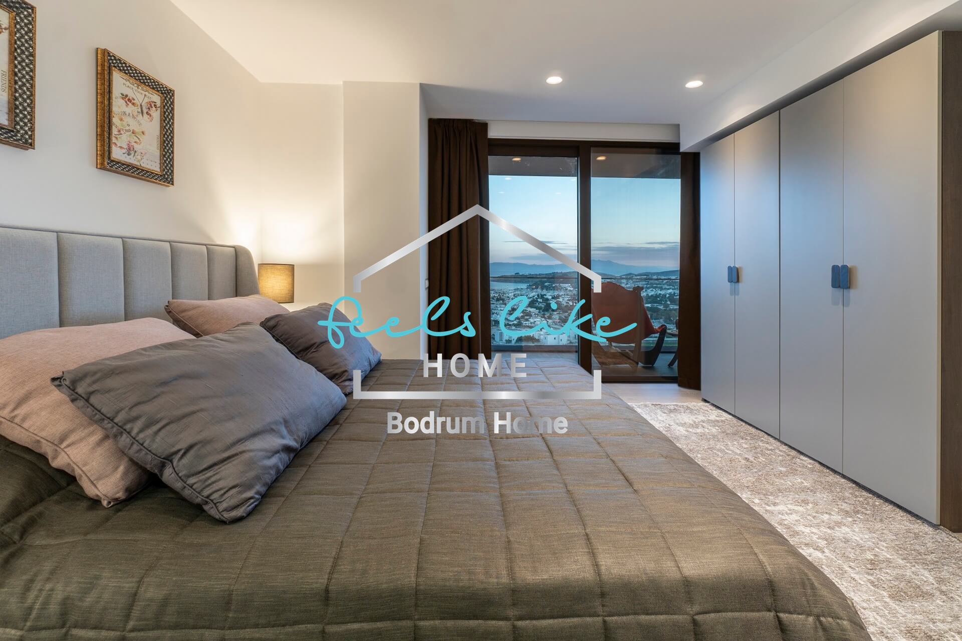 Semi-detached private pool villa with castle and seaview