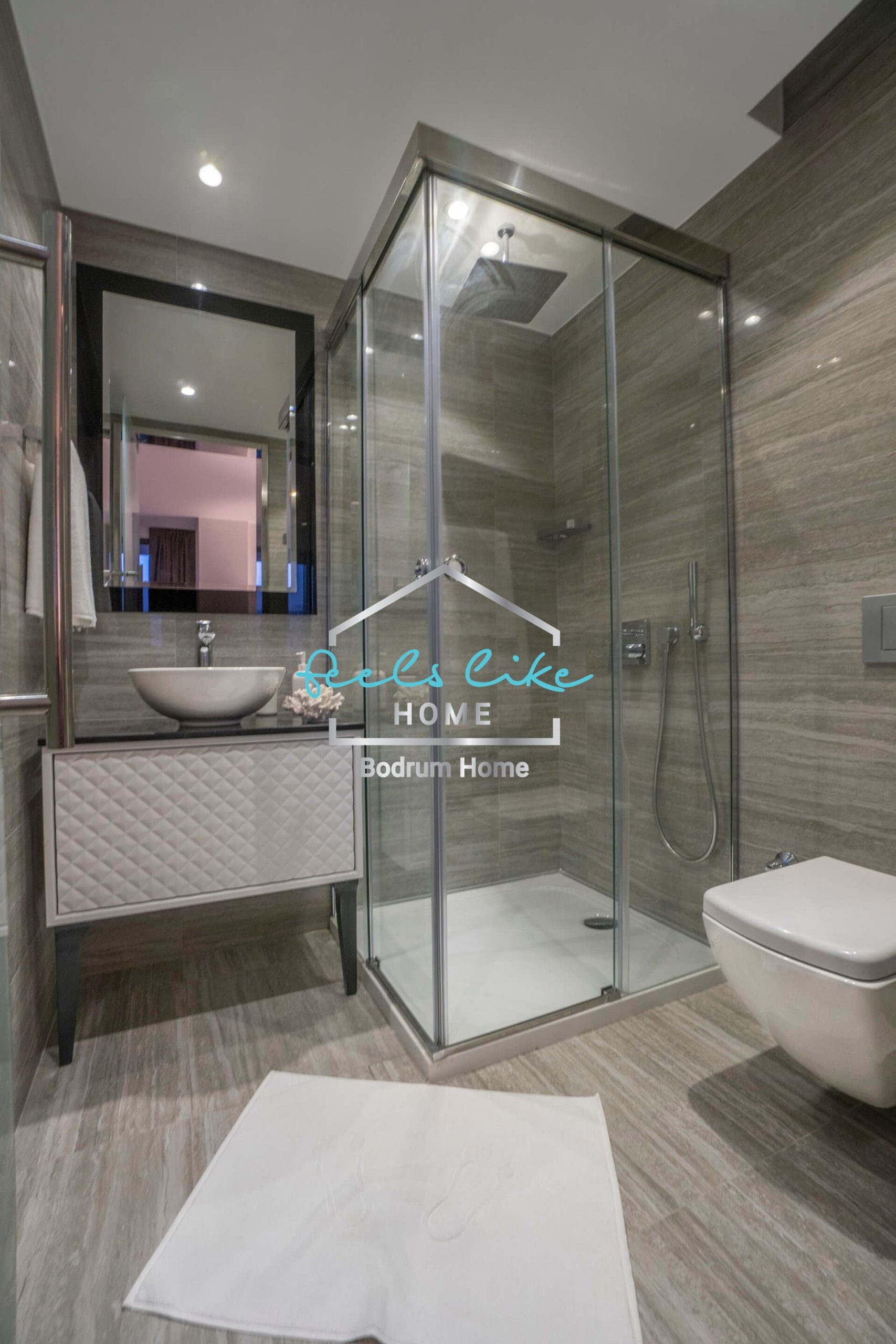 Semi-detached private pool villa with castle and seaview