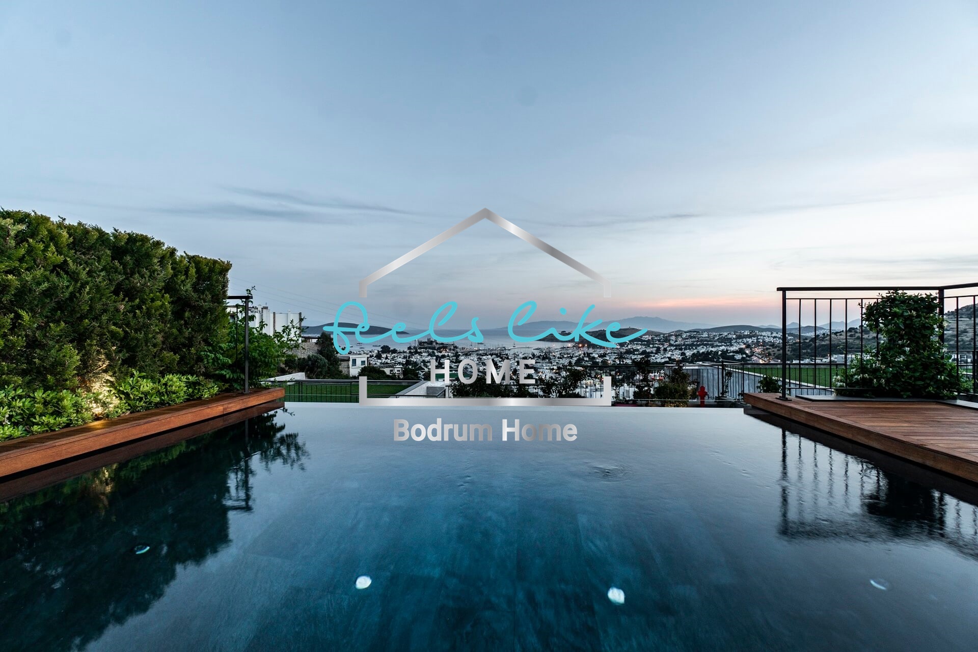 Semi-detached private pool villa with castle and seaview