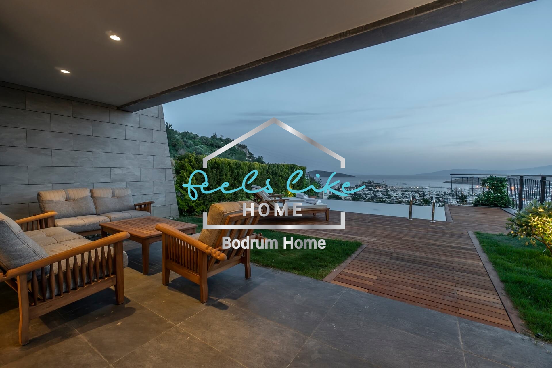 Semi-detached private pool villa with castle and seaview